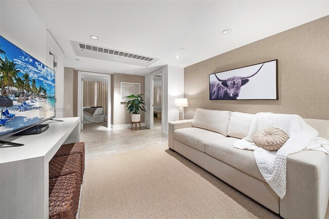 Building Photo - 102 24th St