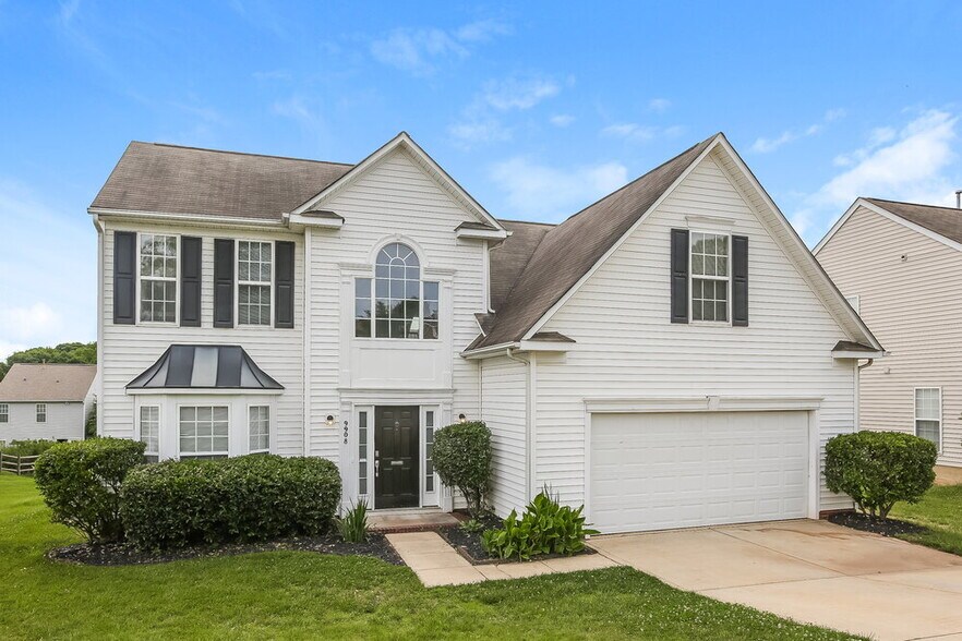 Building Photo - 9908 Spring Park Dr