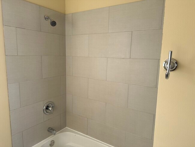 Building Photo - 720 N Homan Ave