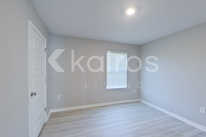 Building Photo - 273 Monarch Ln