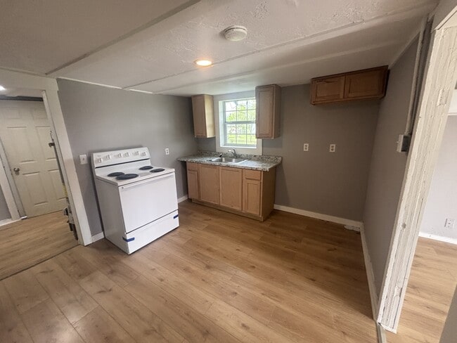 Building Photo - 1105 Mize St