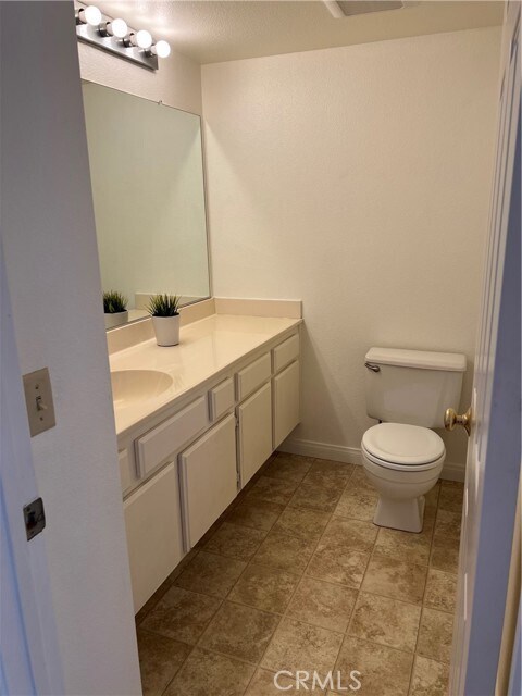 Building Photo - 2800 Plaza del Amo