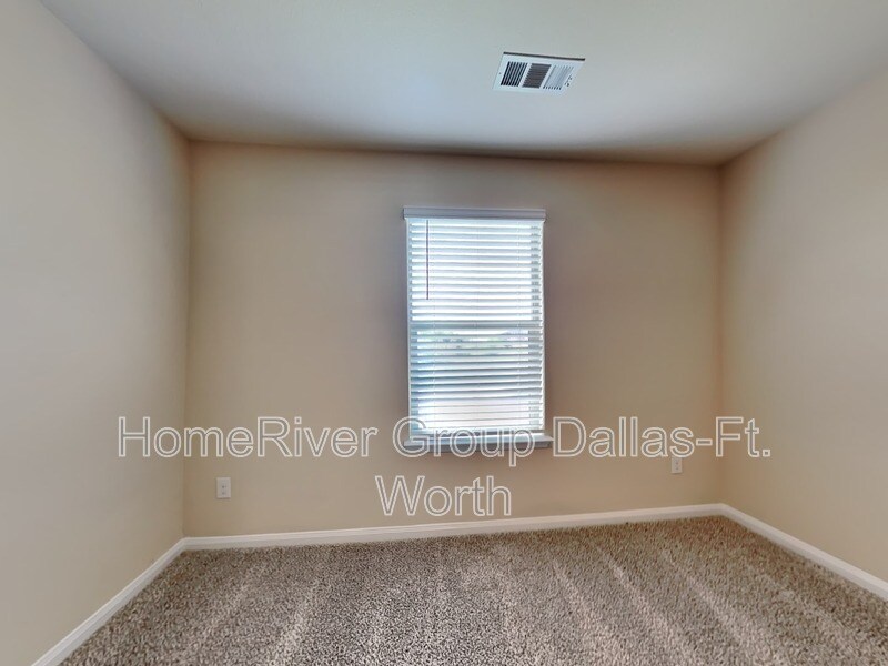Building Photo - 2013 Dahlia Way