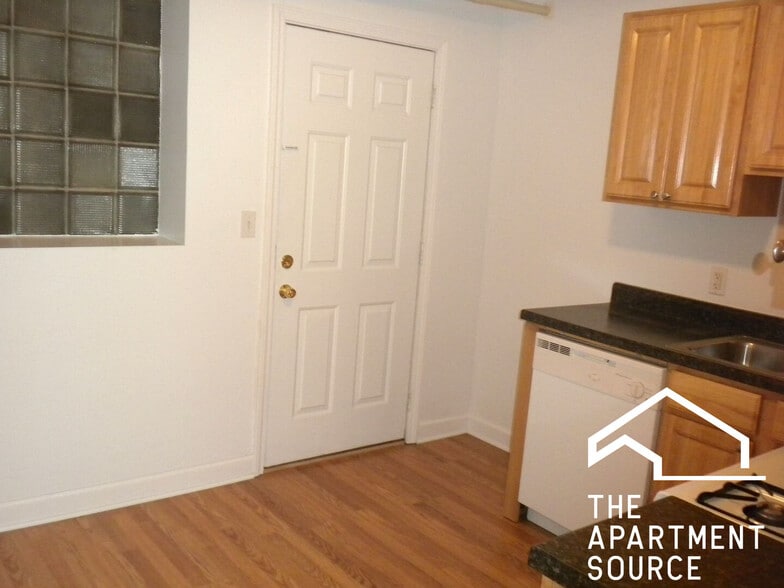 Building Photo - 2455 N Spaulding Ave