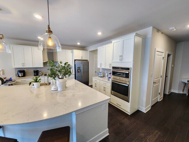 Building Photo - 36 Lochiel Ln
