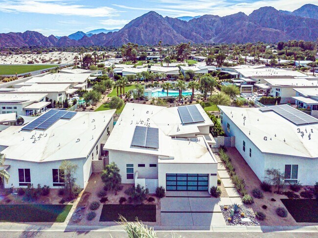 Building Photo - 77467 Huntley Dr