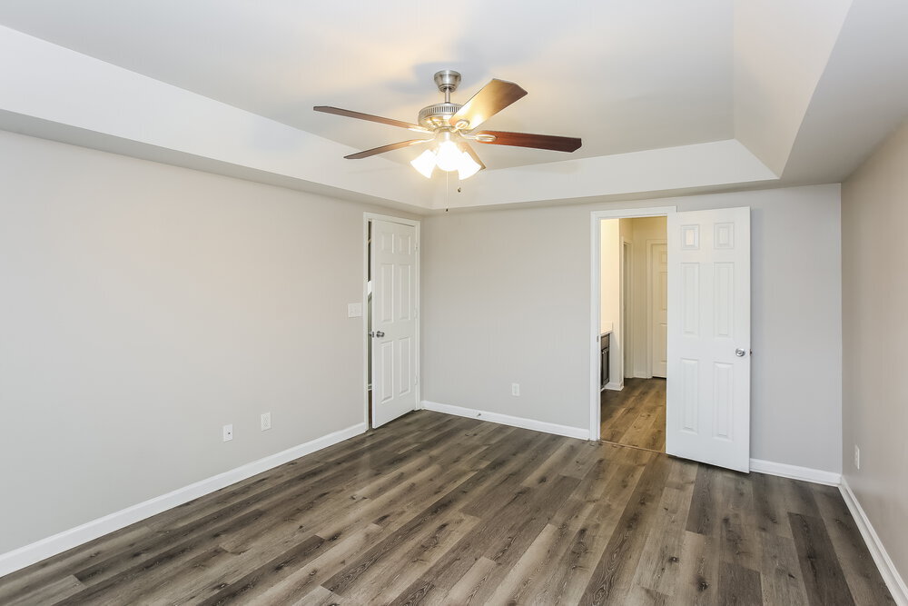 Building Photo - 7124 Fox Point Dr