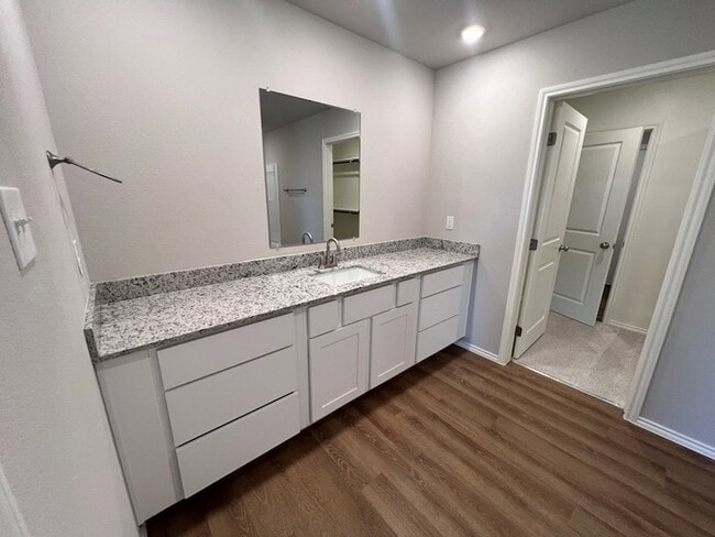 Building Photo - 7216 E County Rd 99