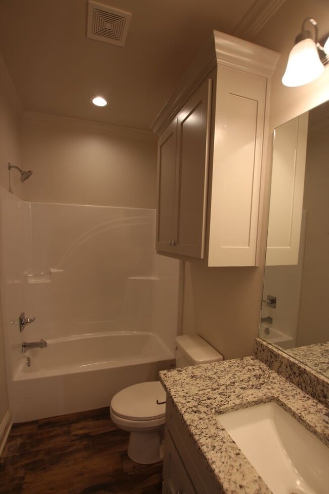 Building Photo - Available: 3/2/2 in Whitehouse ISD!!