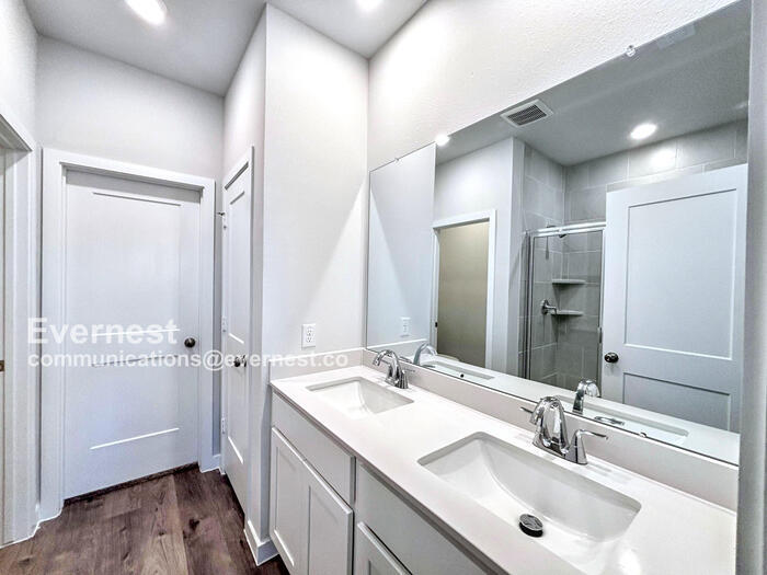 Building Photo - 32506 Timber Point Dr