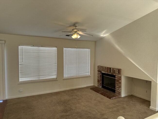 Building Photo - 742 Cherry Hills Ct