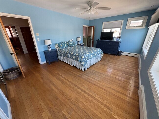 Building Photo - 124 Manomet Ave