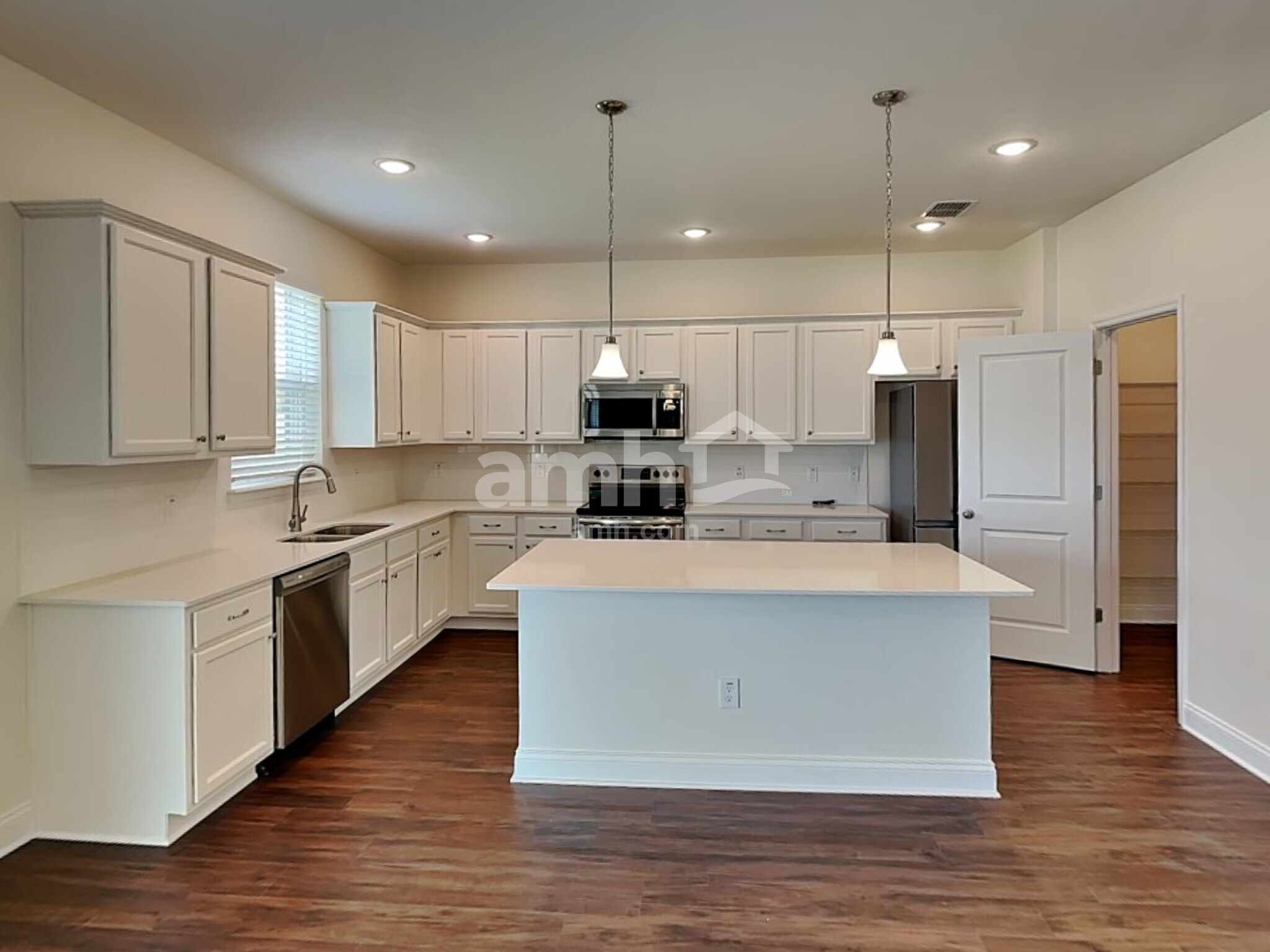 Building Photo - 972 Summer Stone Lp