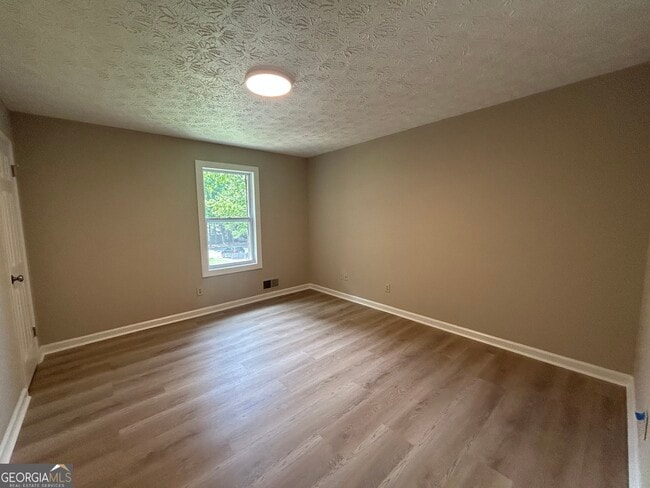 Building Photo - 115 Meadowbrook Ct