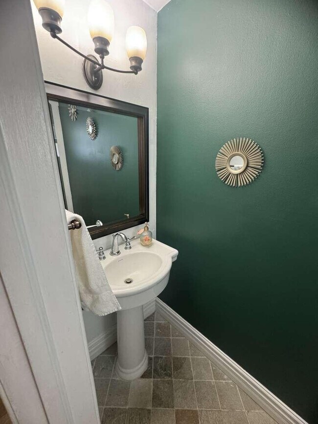 Building Photo - 6843 NW 29th Ave