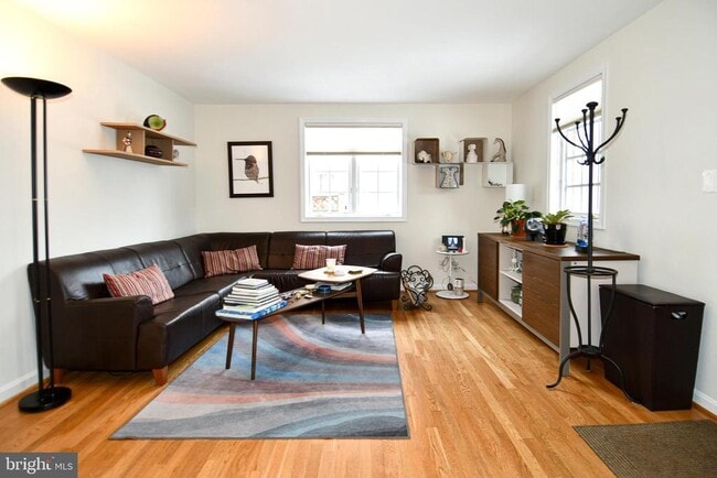 Building Photo - 854 N Liberty St