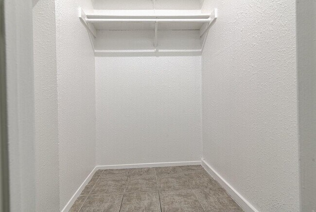 Building Photo - 805 Sirocco Dr
