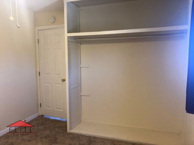 Building Photo - 224 N Alvord St