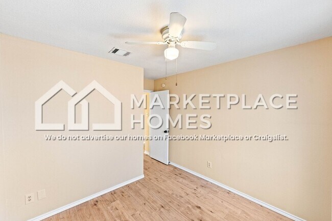 Building Photo - 1804 Easton Dr