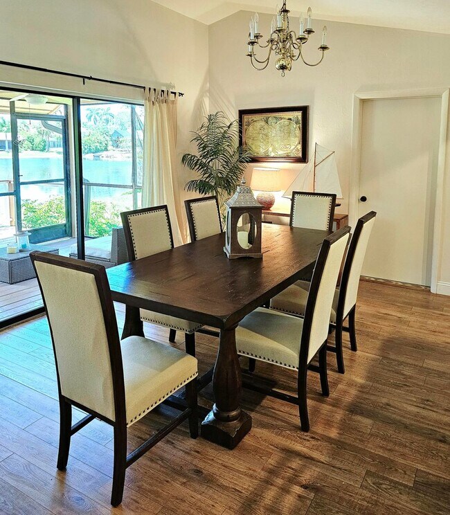 Building Photo - McGregor Woods  Community with Natural Surrounding Charm. Close to Sanibel.