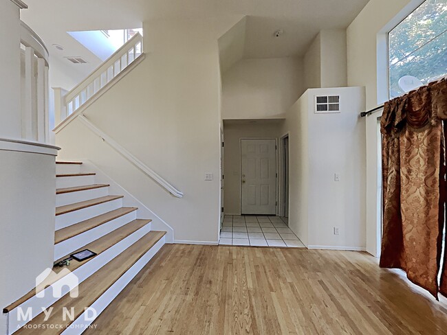 Building Photo - 38830 Garibaldi Common