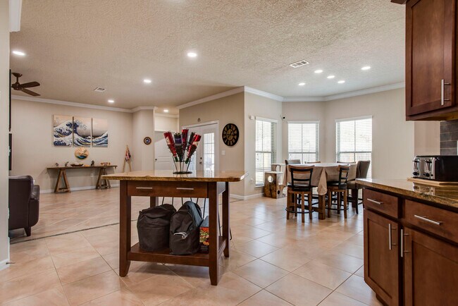 Building Photo - 4600 Hermosa Rd