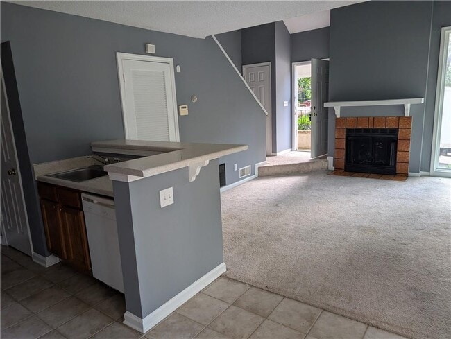 Building Photo - 5584 Estates Ct