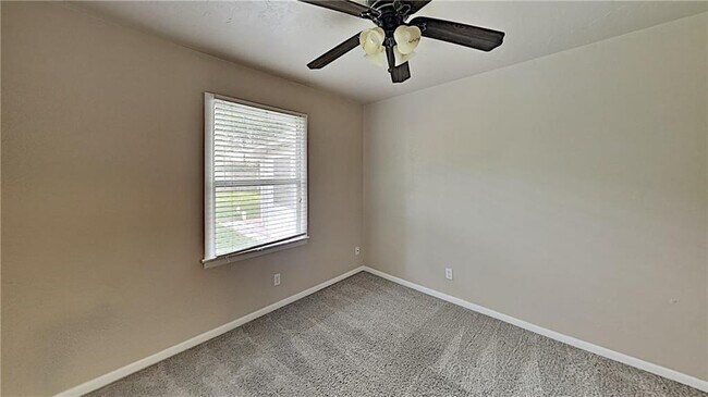 Building Photo - 2640 Manchester Dr