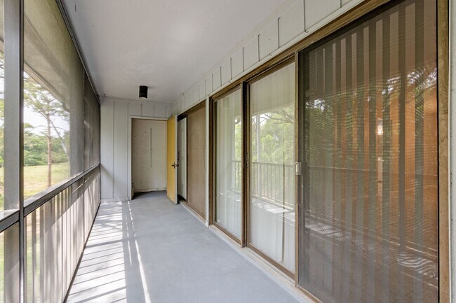 Building Photo - Lovely 1/1 condo in Winter Springs ~ Fresh...
