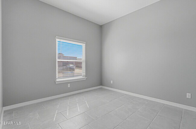 Building Photo - 941 Gulf Streams Ave