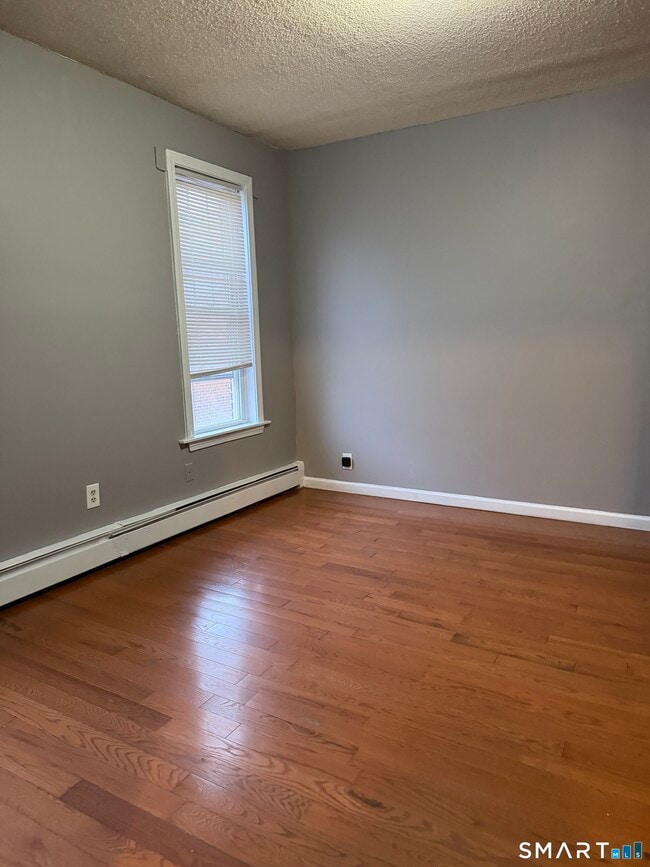 Building Photo - 50 York St