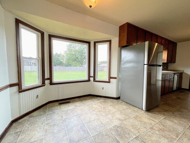 Building Photo - 112 Hazelwood Dr