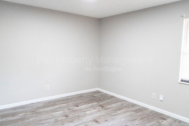 Building Photo - 129 Hillcrest Dr