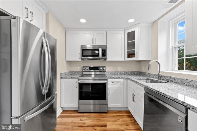 Building Photo - 4812 30th St S
