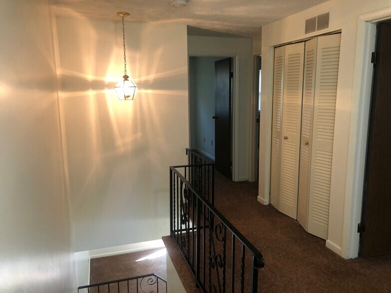 Building Photo - 63 Havenwood Holw
