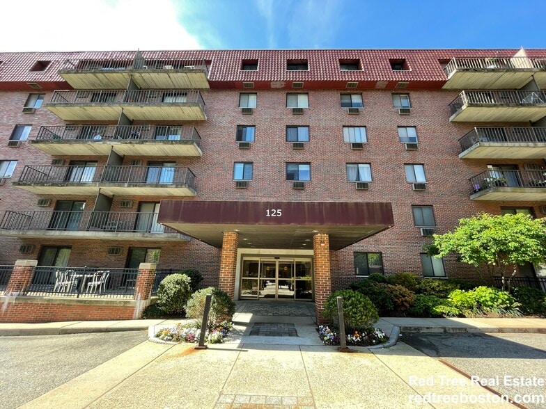 Building Photo - 125 Pleasant St