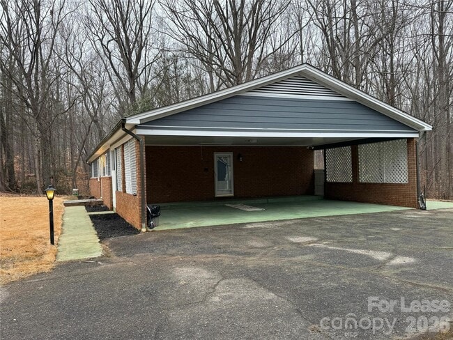 Building Photo - 4488 Giles Ave