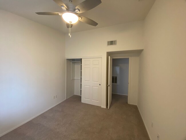 Building Photo - MOVE IN SPECIAL! Beautiful 2 Bedroom 2 Bat...