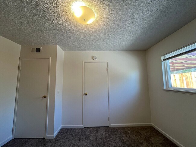 Building Photo - 8890 Arcade- 4 Bedroom 2 Bath home