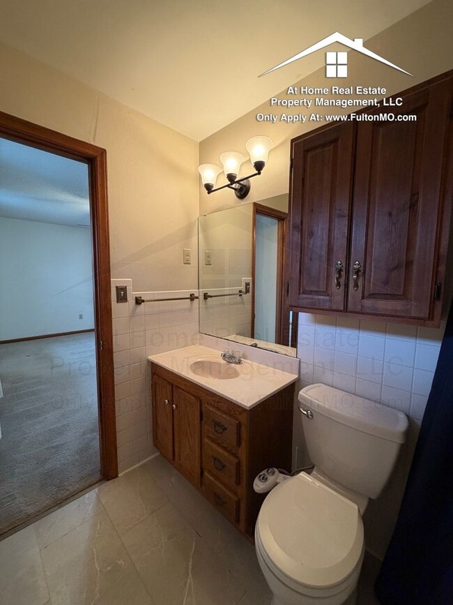 Building Photo - 1803 N School Blvd