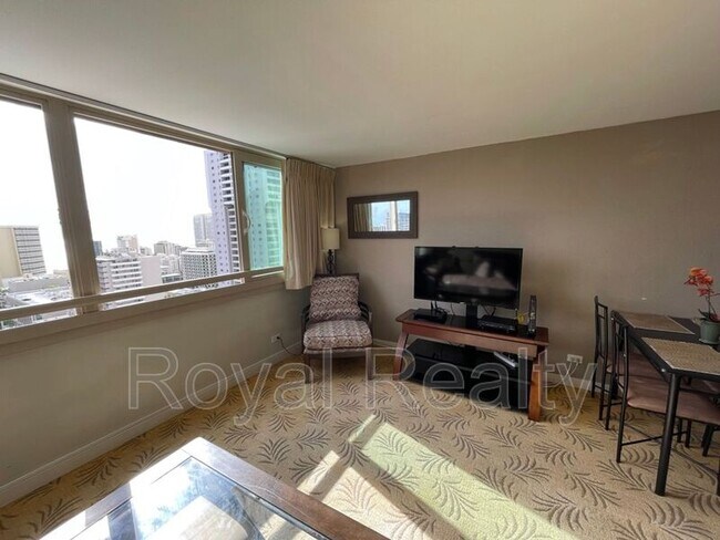 Building Photo - 445 Seaside Ave