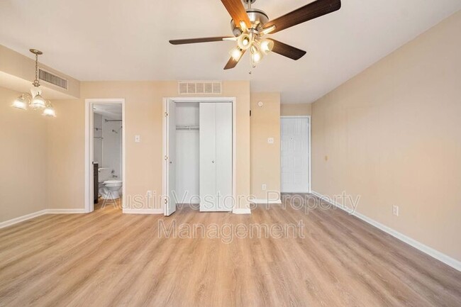 Building Photo - 1840 Burton Dr