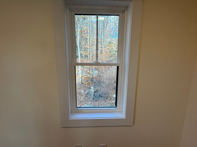 Building Photo - 14 Big Rock Ln