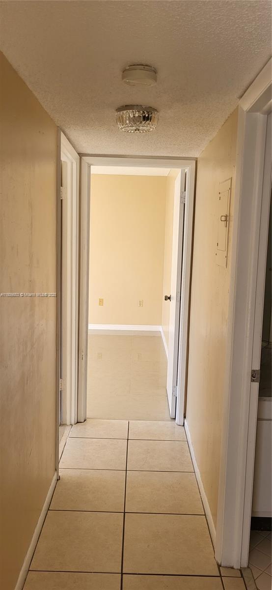 Building Photo - 1300 NE Miami Gardens Dr