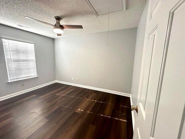 Building Photo - 1686 Sandpiper Dr