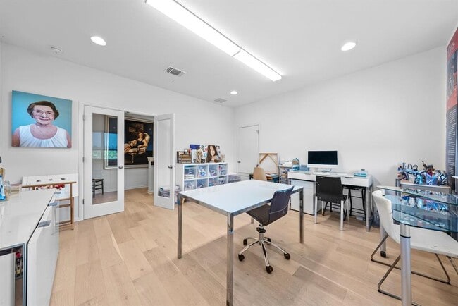 Building Photo - 5820 Harper Park Dr