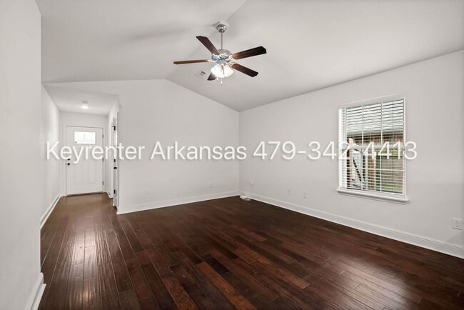 Building Photo - Bentonville living | 4bed 2bath