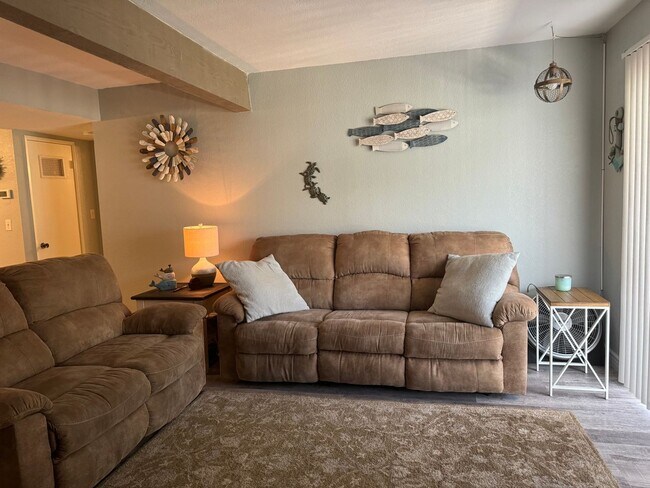 Building Photo - SHORT TERM WINTER RENTAL 1-BR Condo with Private Dock at Rio Vista