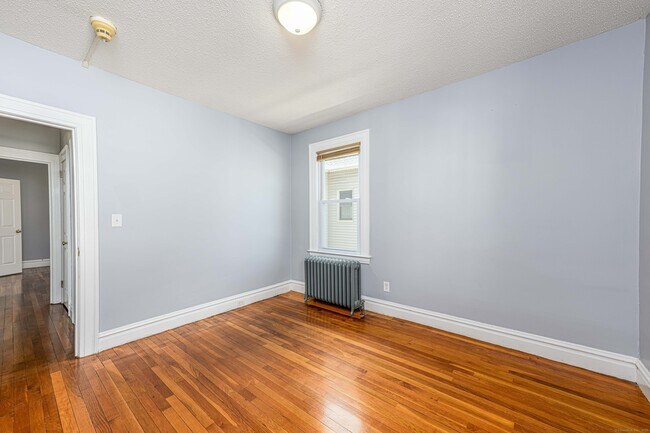 Building Photo - 1005 Whalley Ave