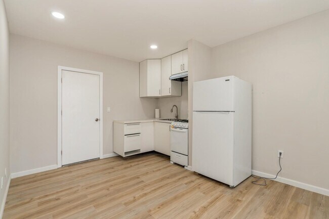 Building Photo - 40 Beacon Ave